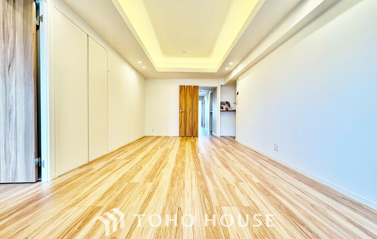 内装 ◆癒しの空間◆室内構成に拘り採光とセンスを散りばめた空間。それは『柔らかさ』に似た素敵な居場所。そこに暮らす人のことを考えつくり出したものは『癒し』という心地よい居場所なんだと思う