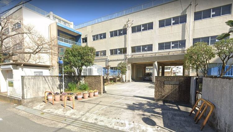 周辺 市川市立市川小学校