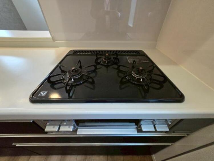 設備 三口で効率よくお料理できます