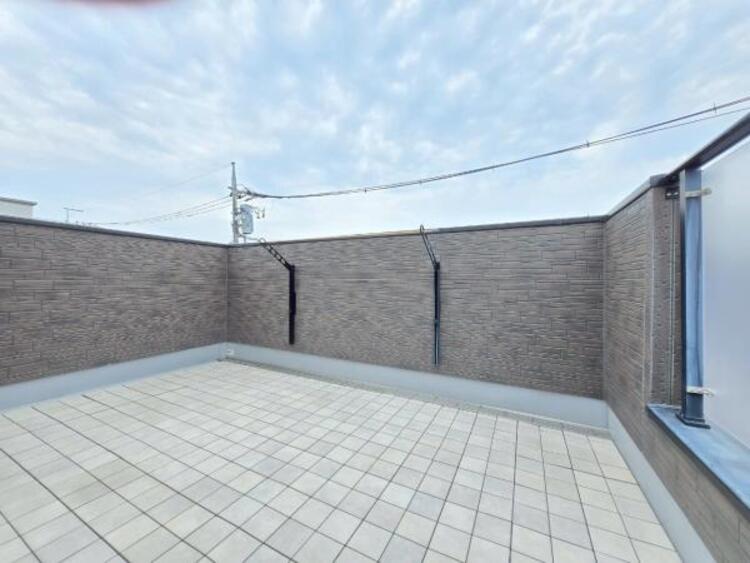 バルコニー 南向きのルーフバルコニーが日々を彩ります