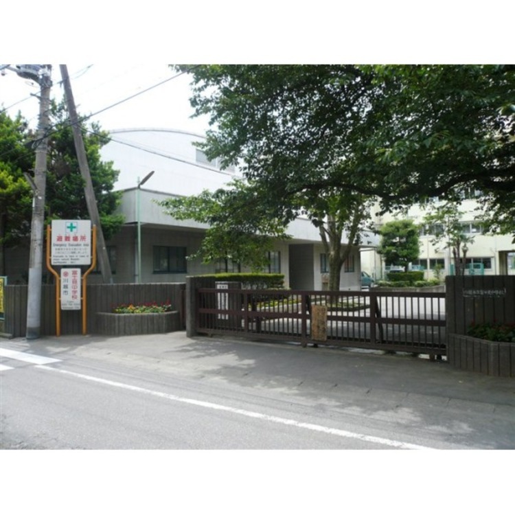 周辺 富士見中学校(約850m)