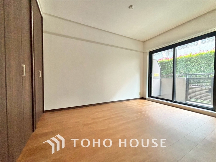 内装 感性を育むプライベートルームはシンプルでスマートな空間。好みの空間で読書をしたり、音楽を聞いたりと一人の時間も充実したものにできます。