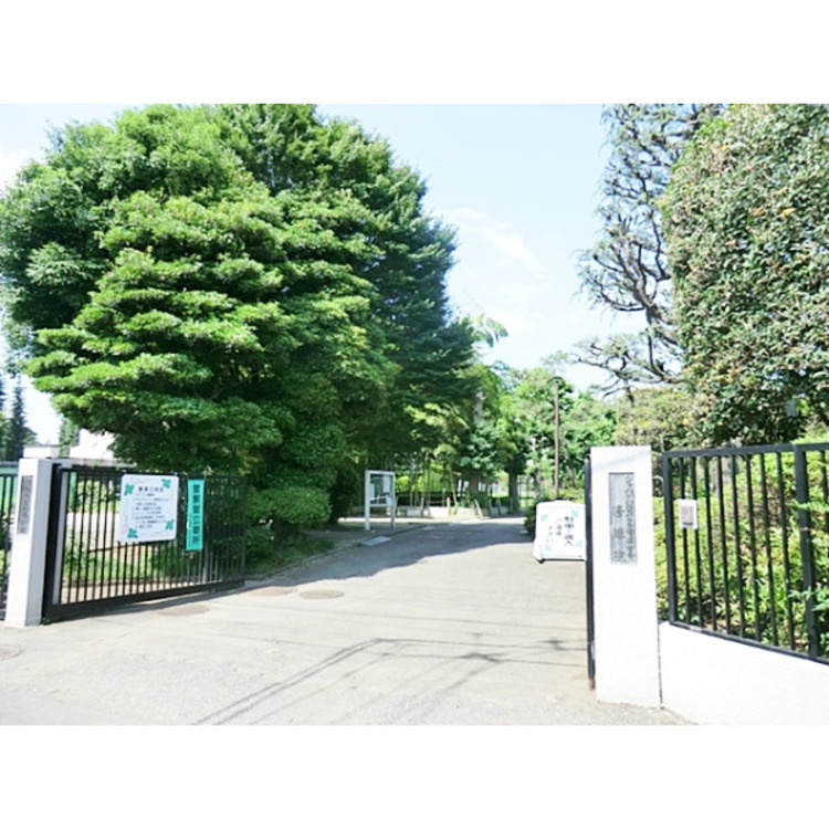 周辺 関町白百合幼稚園(約650m)