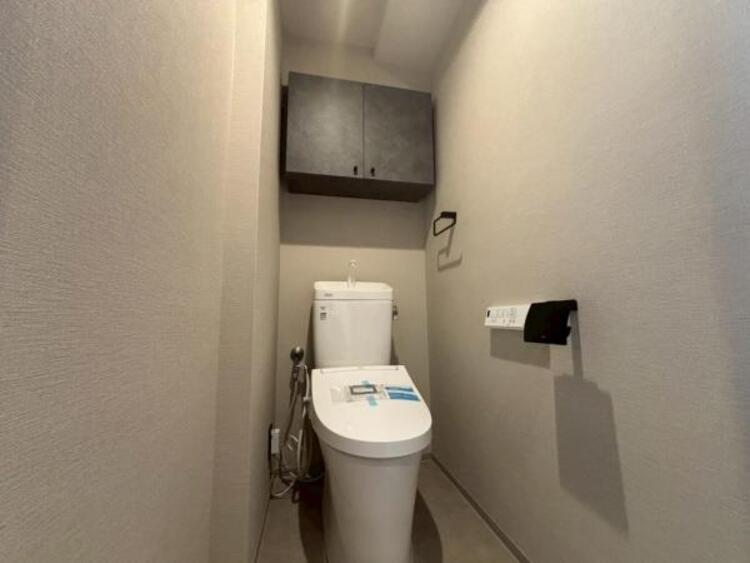 トイレ スッキリとしてスタイリッシュなフォルム。お掃除ラクラクのフチなし形状です。