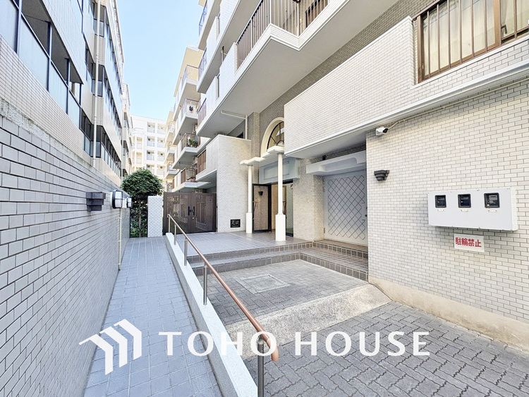 エントランス マンション入口