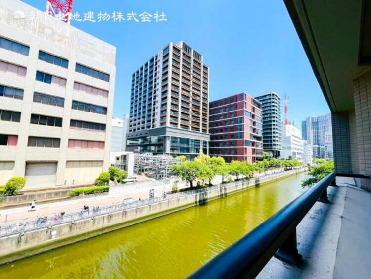 その他 【バルコニー】思わず大きく深呼吸したくなる眺めです!空が青く、近く、広く感じる事が出来ます。