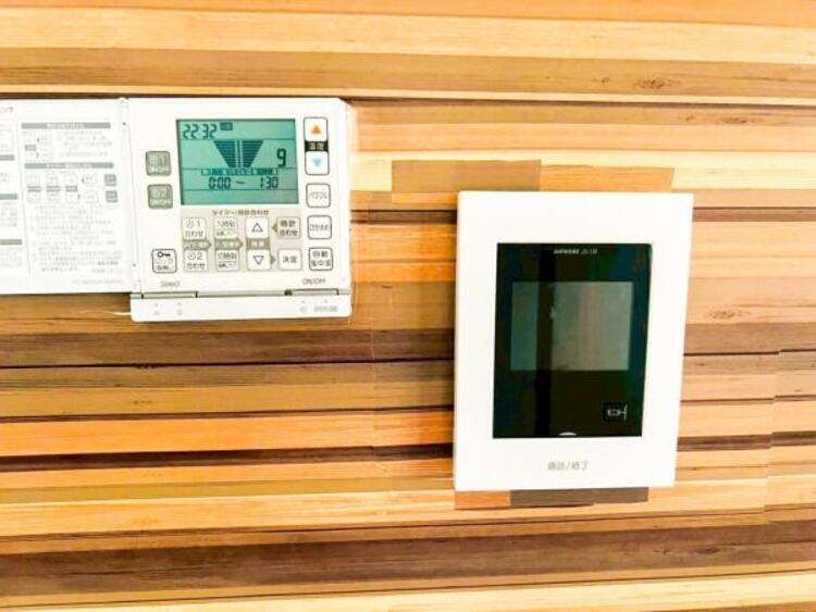 設備 【カラーモニターホン】来客者を確認でき最新から遡って見れる録画機能もついていて安心です。モニター越しに来訪者が確認できる防犯に欠かせないインターホン付き。