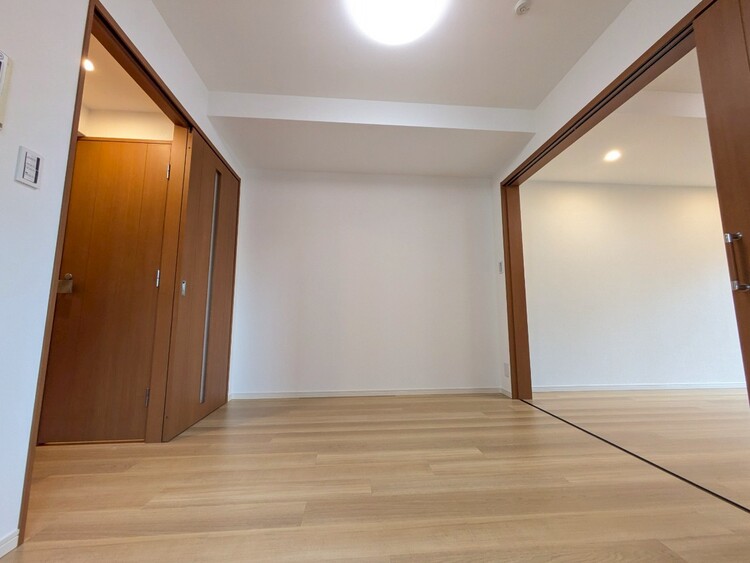 居間 快適に過ごす毎日を求めて、暮らしの中でご自身の「マイホーム」に創り上げてください。