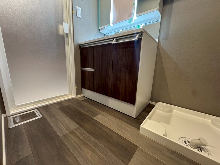 その他 十分な広さの脱衣所。