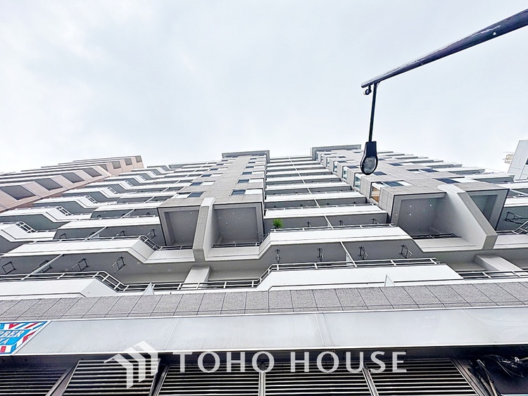 外観 漂う上質な空気感、マンションに入れば「おかえりなさい」と笑顔で迎えてくれるエントランス。最良の心配りを感じるマンションでした。