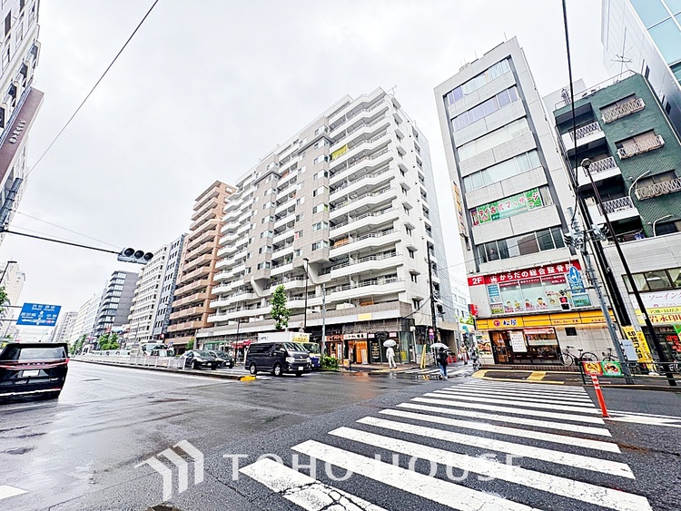 外観 忙しい朝でも、しっかり家族が揃って食事をして頂けるゆとりある大きさのダイニングスペース。リビングと和室の続き間は急な来客時になど使い勝手が良いです。実際の空間を体感してみて下さい！