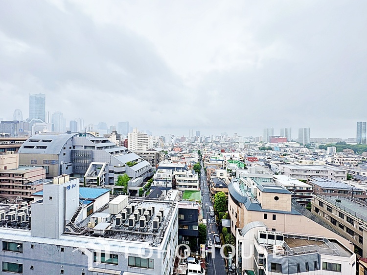 バルコニー 現地に実際に行ってみることでしか感じられないことがたくさんあります。