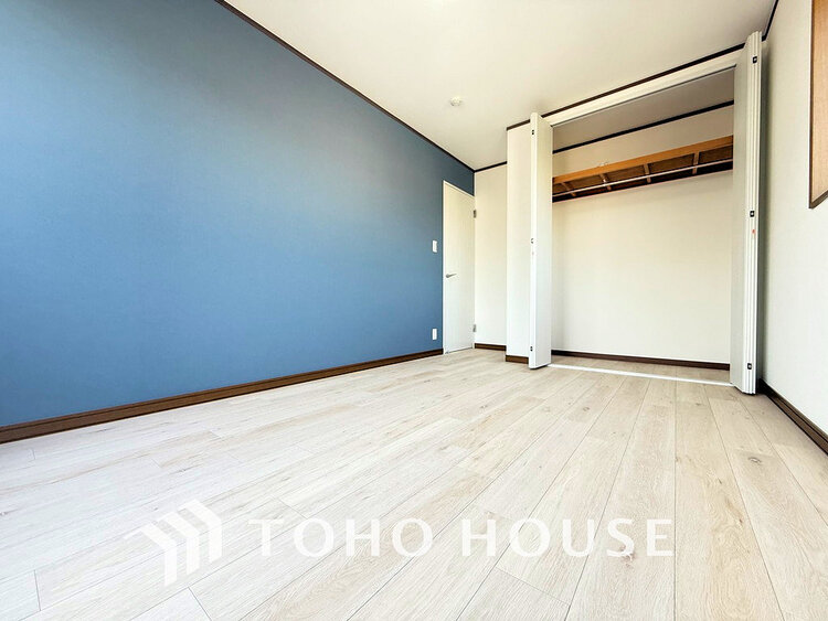 内装 シンプルですっきりとした室内は飽きのこない居心地の良い雰囲気