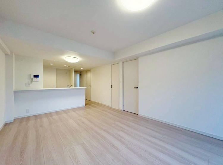 居間 飾り過ぎないシンプルな内装と偏り過ぎないデザインで統一しました。