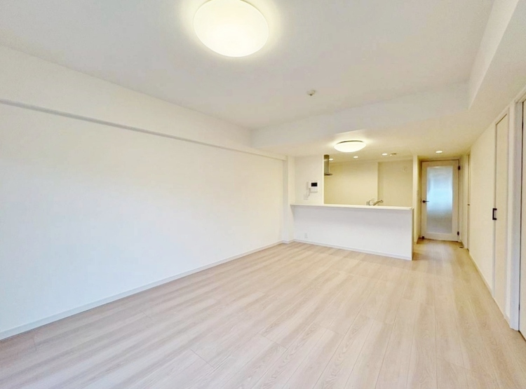 居間 快適に過ごす毎日を求めて、暮らしの中でご自身の「マイホーム」に創り上げてください。