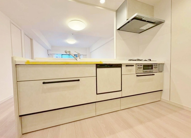 キッチン スマートな意匠と充実の機能を備えたキッチンが、暮らしにおいしい彩りを添えます。