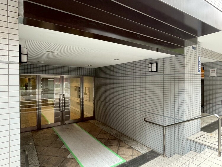 その他 上質感漂う玄関アプローチです。