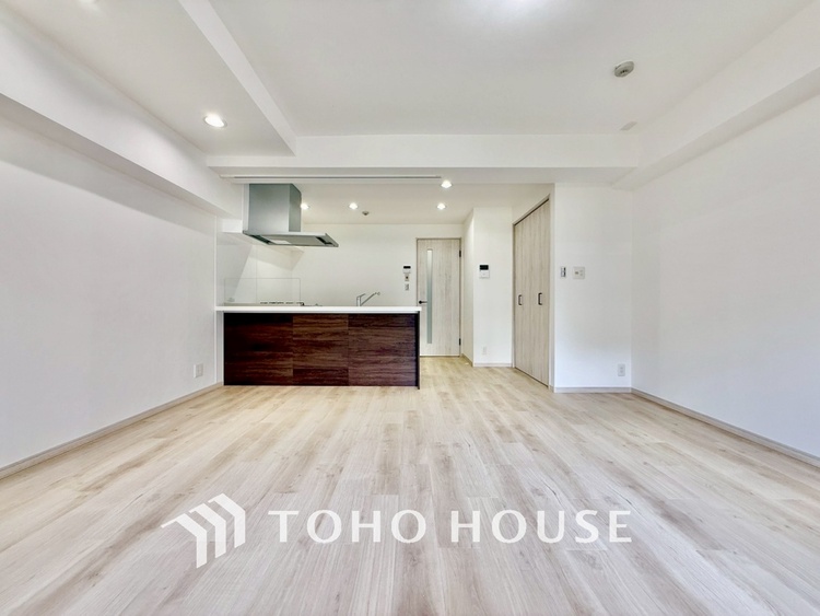 内装 ◆ここに在る◆事も無げに美しく、伝えるには筆舌に尽くし難い。豪華絢爛や華美と言う事ではなく、住まう者にとって暮らし易く心地がいいと言う美しさがこの住まいには込められている。