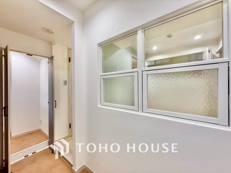 内装 ◆闇夜の輝き◆オレンジ色の光は大人になった今の僕にはわかる。1日の終わりを伝えに来たわけではなく、また明日が来る方へ導いてくれた事を。