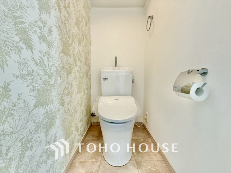 トイレ ◆トイレ◆トイレも全て新品に交換されており、清々しく新生活を始めることができます。白基調の清潔感のある空間に生まれ変わりました。