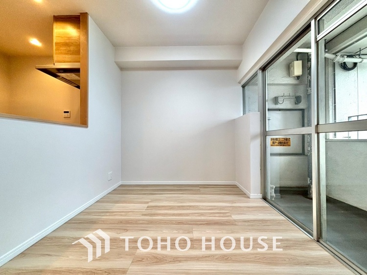 内装 ◆瀟洒な空間◆落ち着きのある彩が見事に調和させた瀟洒な空間を演出。ここに集まる家族の会話と笑顔が絶え間なく続く幸せな空間。