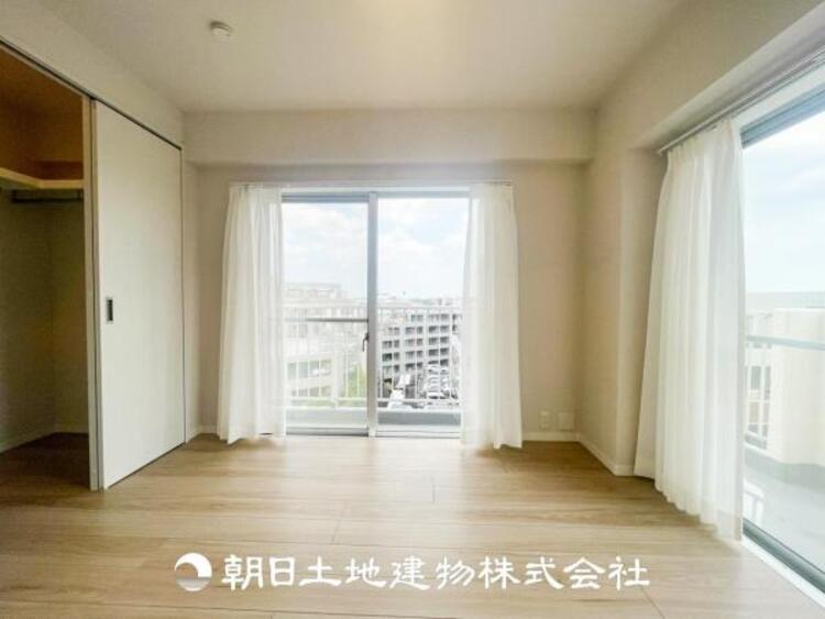 内装 一人で過ごす空間は音楽を聴いたり趣味を楽しめる空間です。