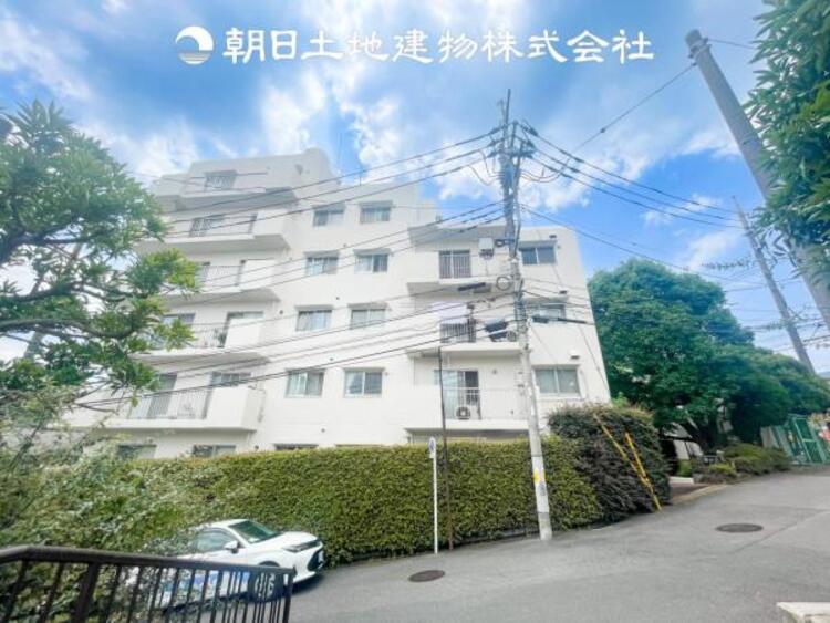 外観 表現された空間はたくさんの光を浴び、風を感じ、暮らしの時間を豊かにしてくれます。