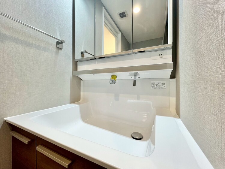 洗面 何かと物が増える場所だからこそ、スッキリと見映えの良い空間に。