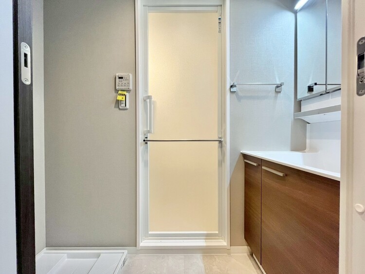 洗面 清潔感と心地よさを重視した、上質感漂うパウダールーム。