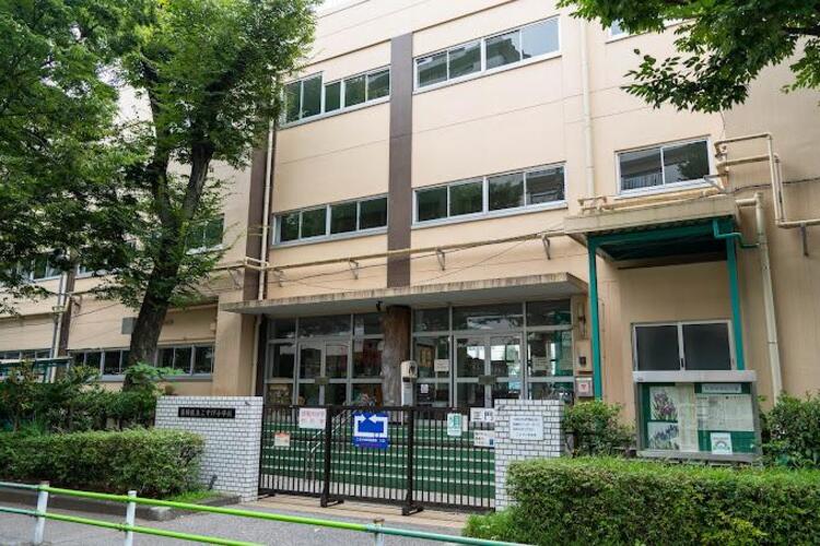 周辺 葛飾区立小菅小学校