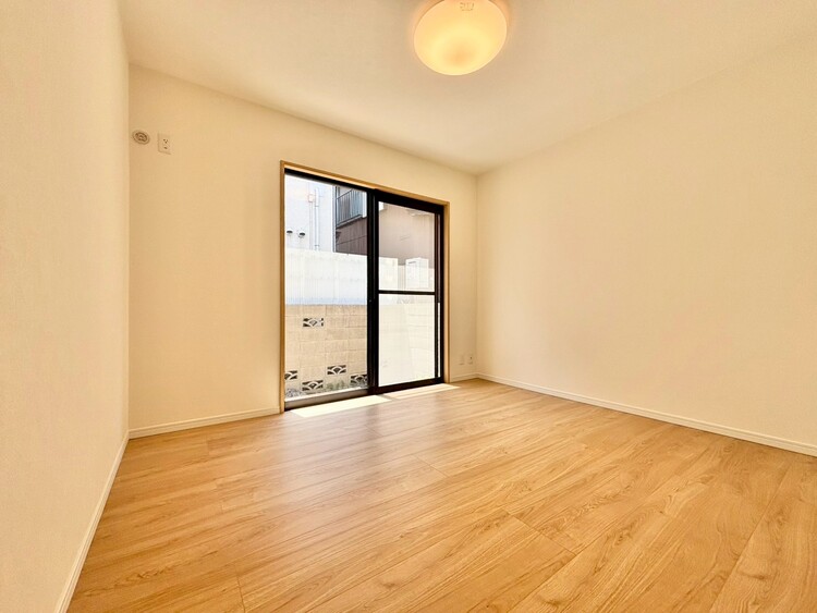 内装 書斎にするなり、寝室するなりこの１室をどうアレンジするかを想像するだけで夢が膨らみますね。