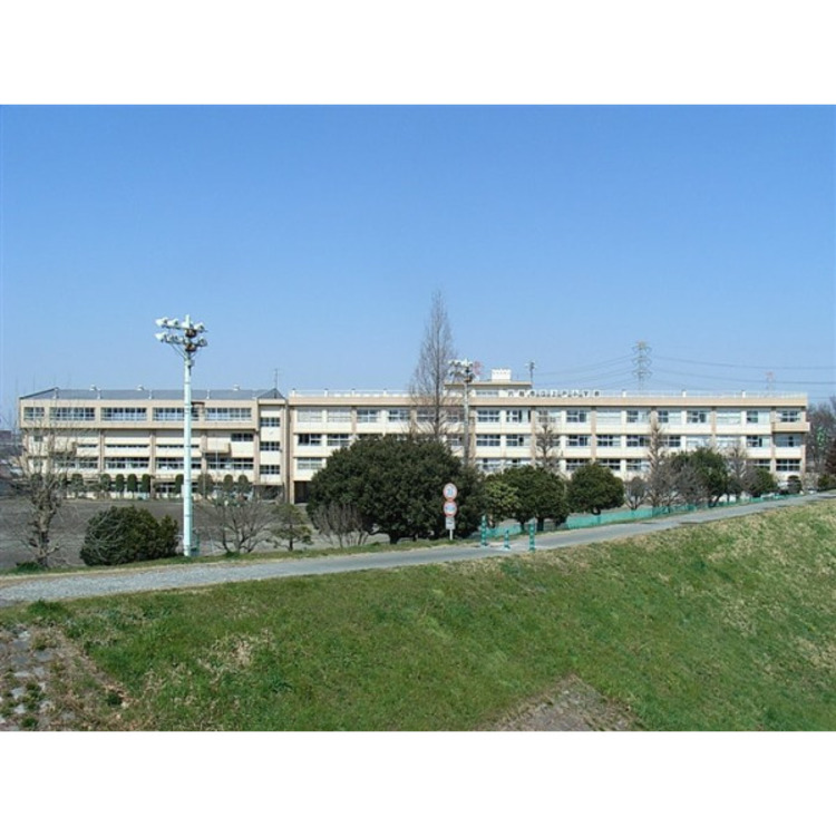 周辺 上戸小学校(約1300m)