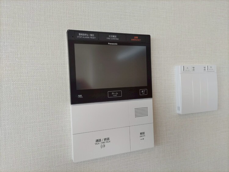 その他 誰が来てもわかる様にモニター付きインターホンを設置。