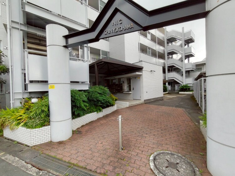 その他 上質感漂う玄関アプローチです。