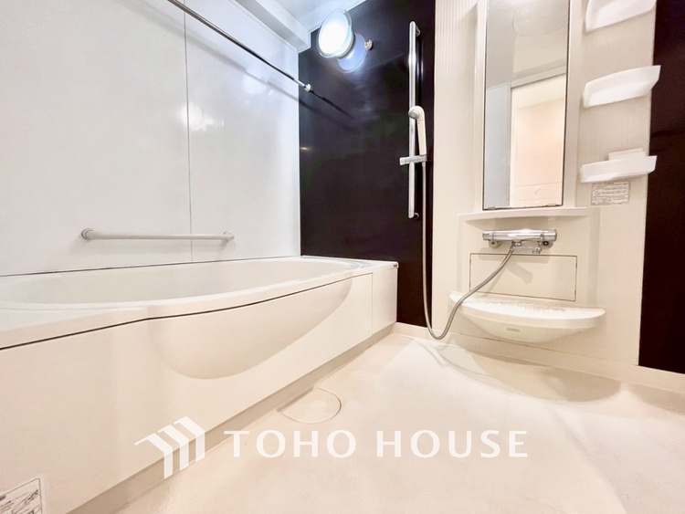 風呂 【BATHROOM】◆プライベートな空間◆simpleだからrelaxできるんです。こころもからだもキレイさっぱり。