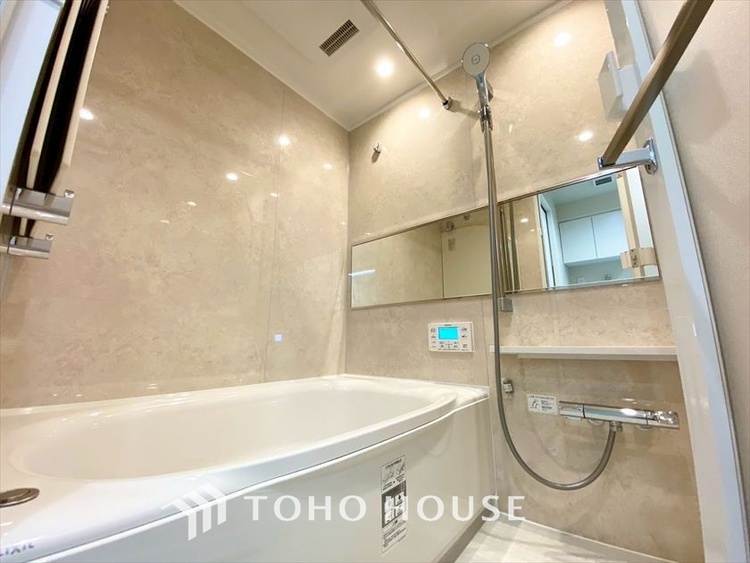 風呂 【BATHROOM】◆プライベートな空間◆simpleだからrelaxできるんです。こころもからだもキレイさっぱり。