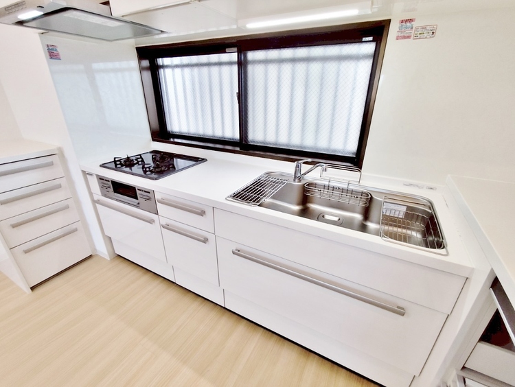 キッチン 洗練されたスタイリッシュなデザイン性と使いやすさを備えた仕様。