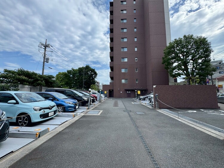 その他 駐車スペースが嬉しいですね。※空き状況は都度ご確認下さい。