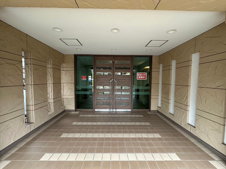 その他 上質感漂う玄関アプローチです。