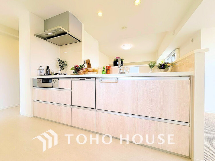 キッチン シンプルな部屋の雰囲気に溶け合うナチュラルキッチン