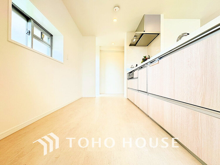 キッチン 落ち着きのあるカラーで統一された清潔感と気品が溢れるキッチン