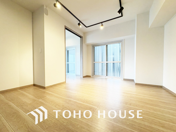 内装 広がりのある住空間、家族が集まるリビング・ダイニング