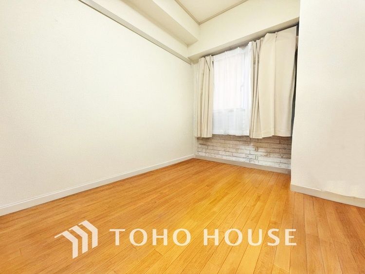 内装 シンプルですっきりとした室内は飽きのこない居心地の良い雰囲気(現地には家具があります)