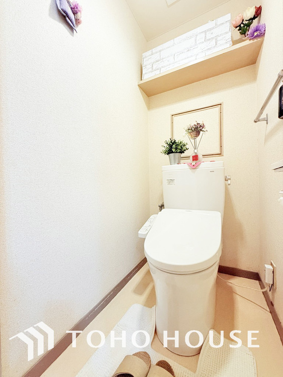 トイレ トイレには快適な温水洗浄便座付