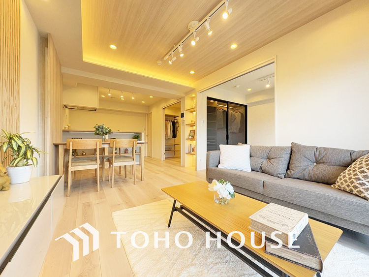 内装 広がりのある住空間、家族が集まるリビング・ダイニング