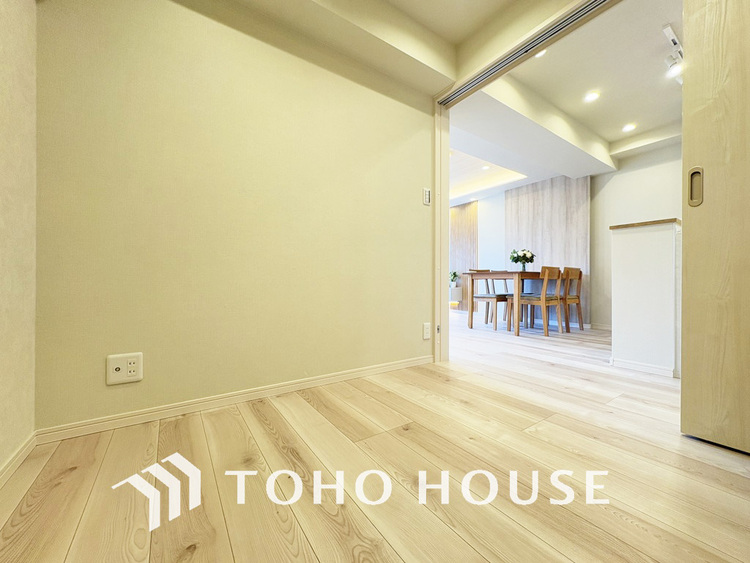 内装 シンプルですっきりとした室内は飽きのこない居心地の良い雰囲気