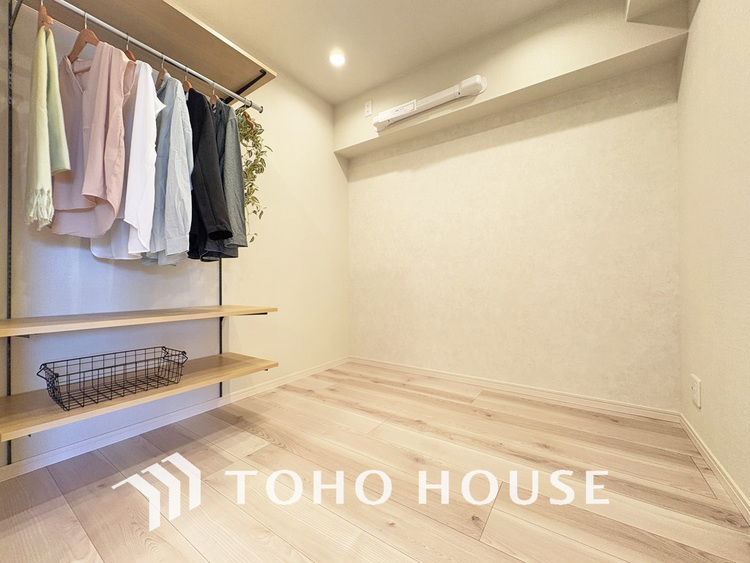 内装 感性を育むプライベートルームはシンプルでスマートな空間