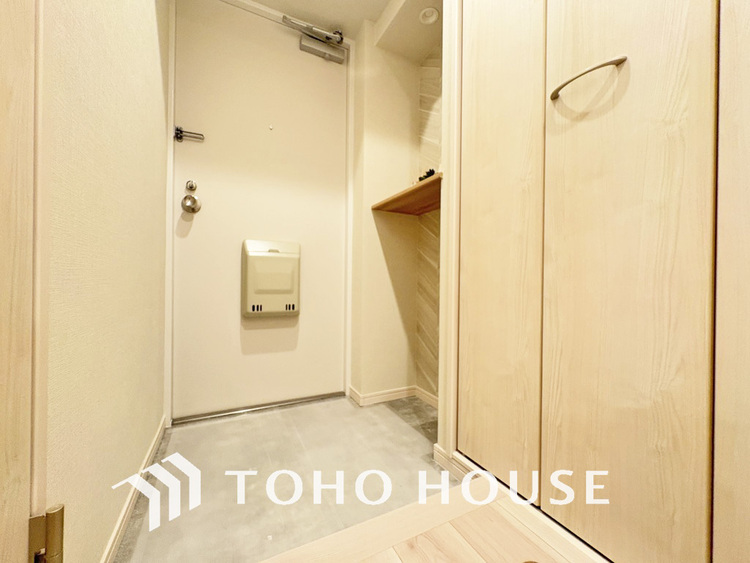 玄関 落ち着いた雰囲気の玄関、家族の帰りを暖かく迎えてくれます