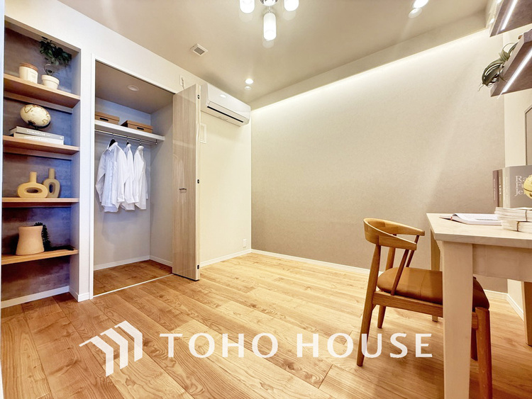 内装 感性を育むプライベートルームはシンプルでスマートな空間