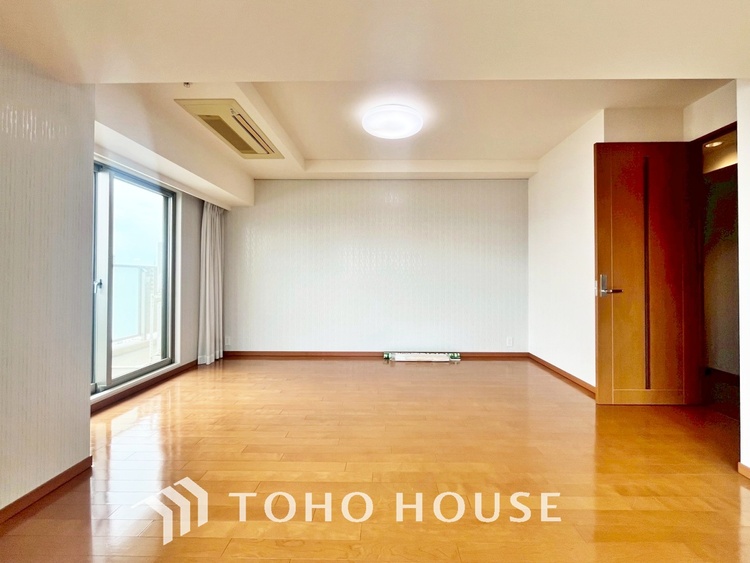 内装 現在改装中◆Sunshine◆光が燦々と入り、いるだけで気持ちいい。「開放的でゆとりあるお部屋です。」